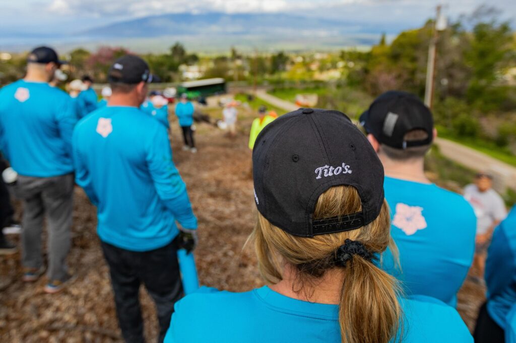 Maui service project volunteers.